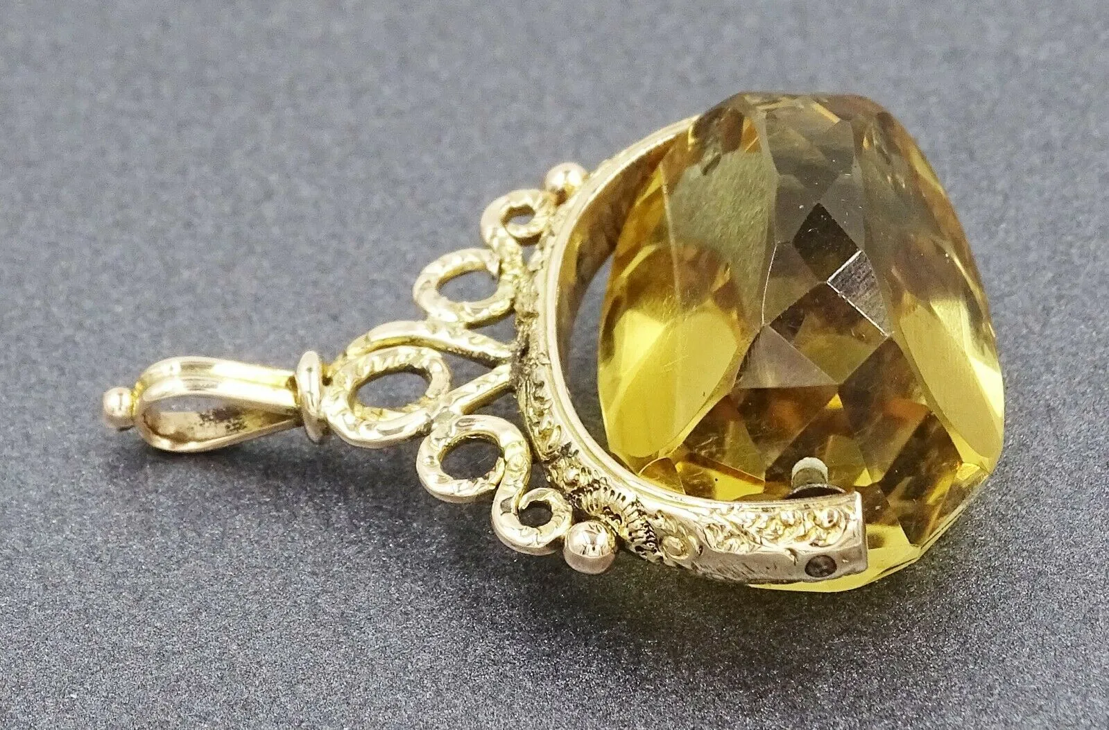 9ct Yellow Gold Triangular Citrine Spinner Pendant