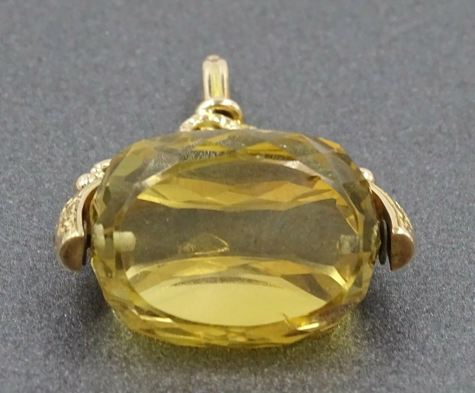 9ct Yellow Gold Triangular Citrine Spinner Pendant