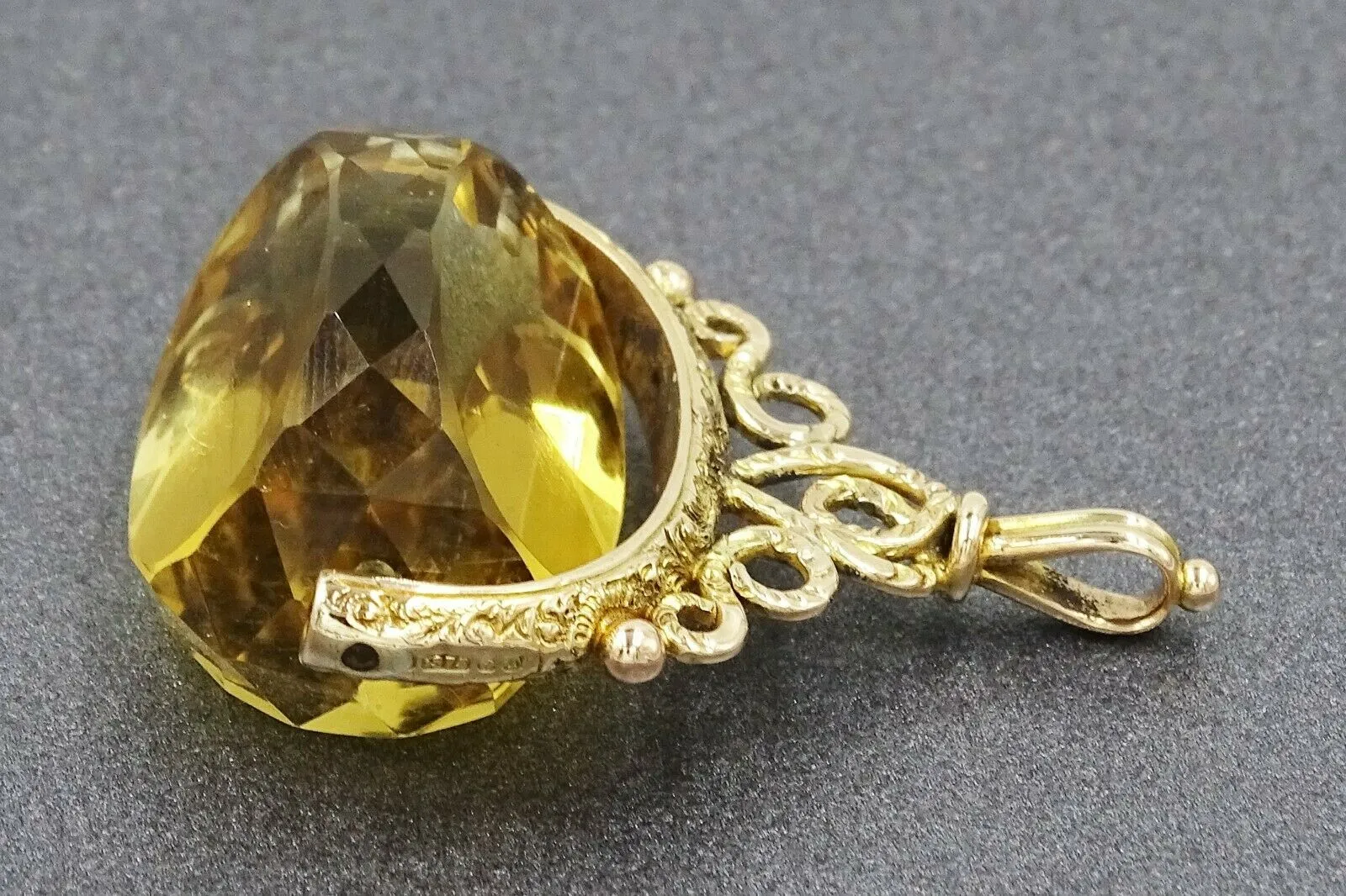 9ct Yellow Gold Triangular Citrine Spinner Pendant
