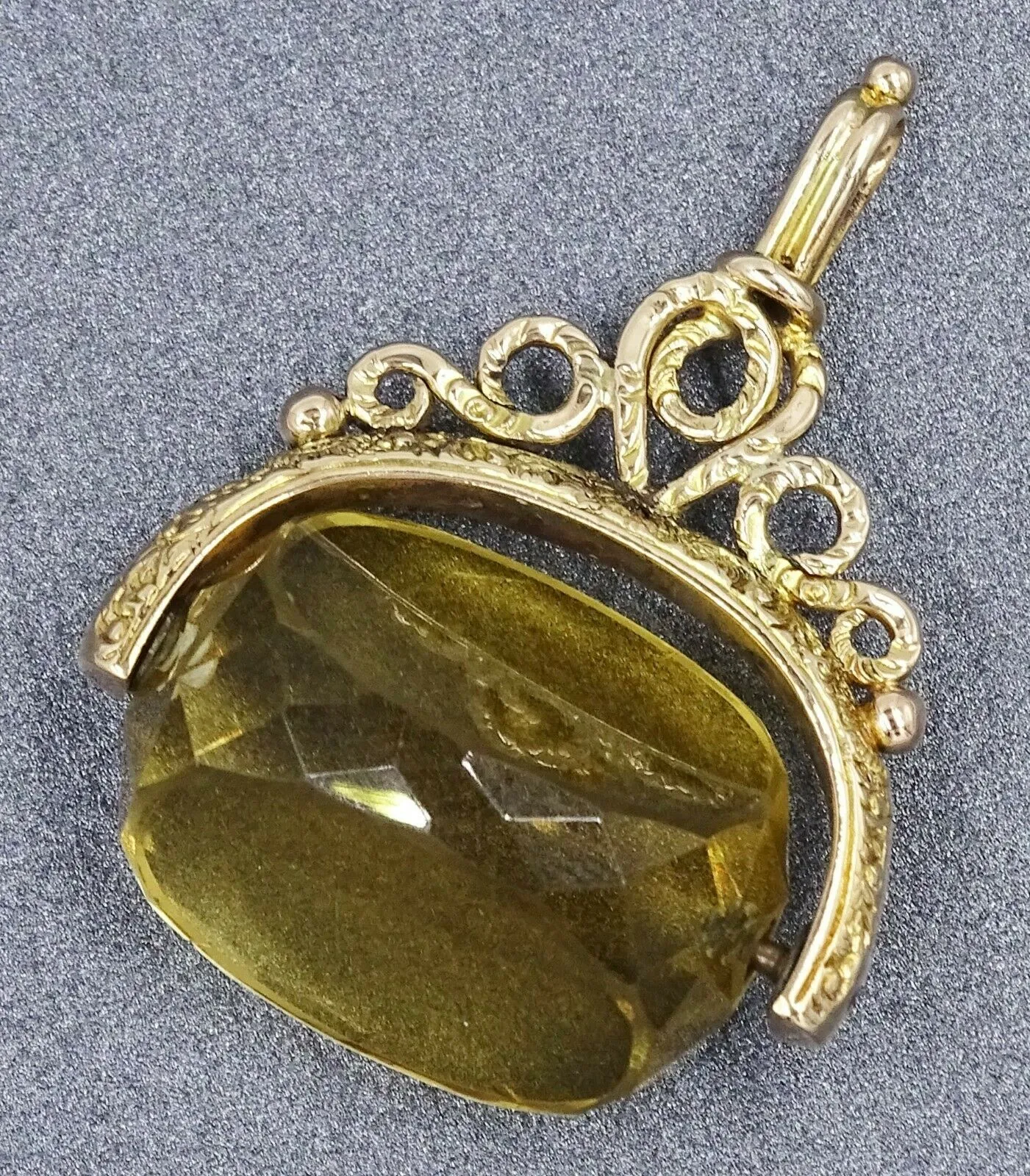9ct Yellow Gold Triangular Citrine Spinner Pendant