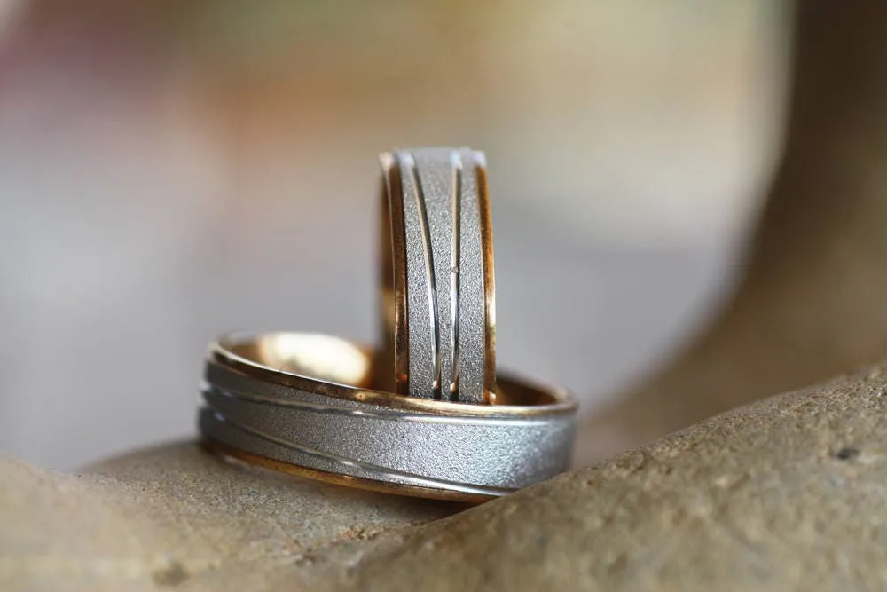 Gold 14K wedding ring with Diamonds ring