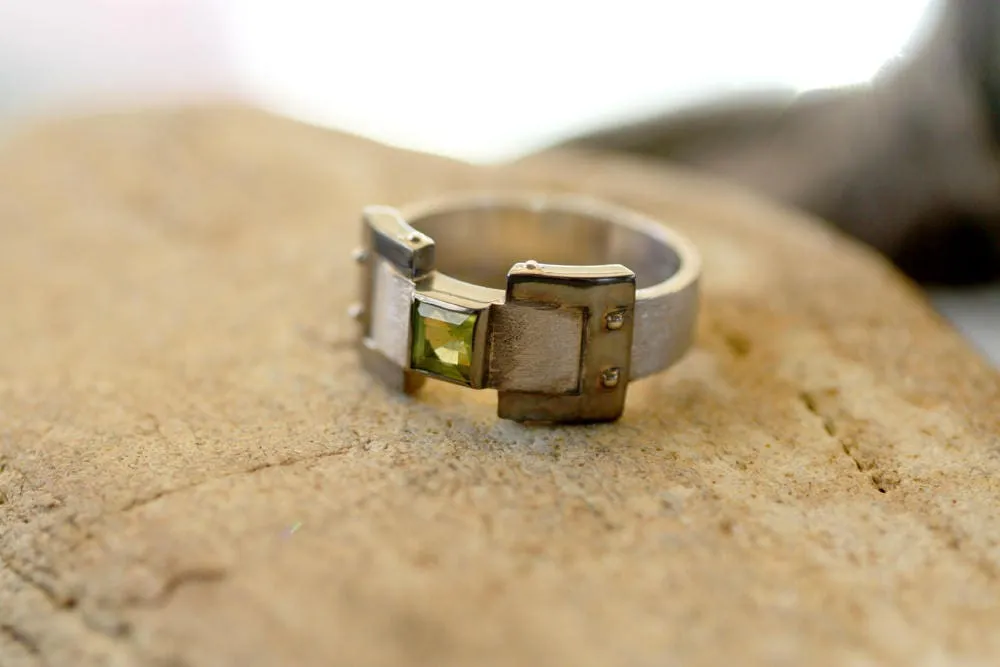 Peridot wide wedding ring