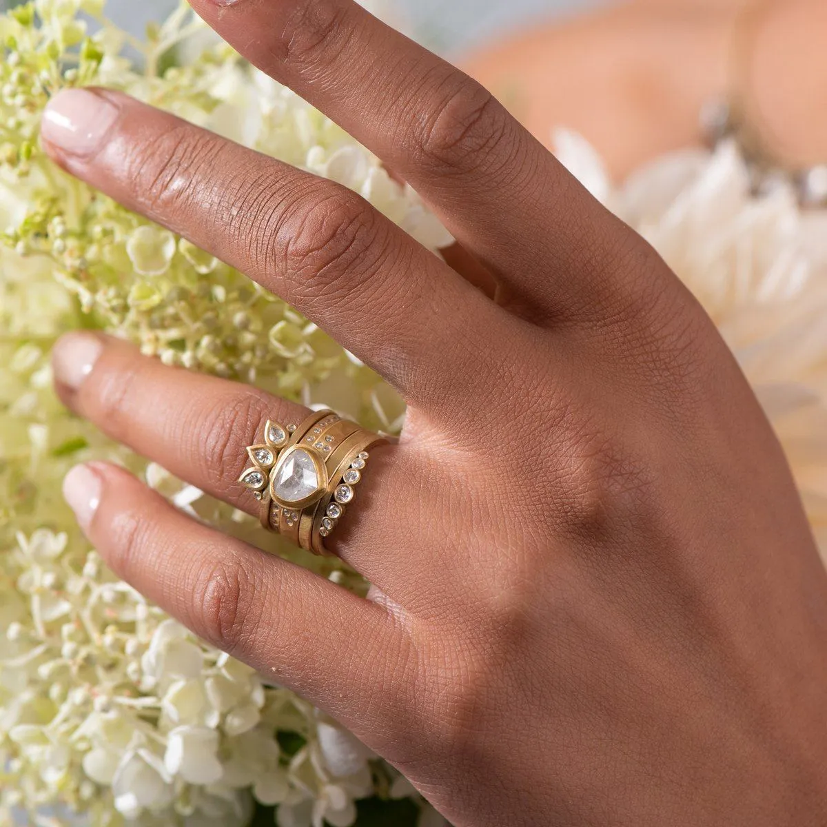 Side Swell Band with Diamonds