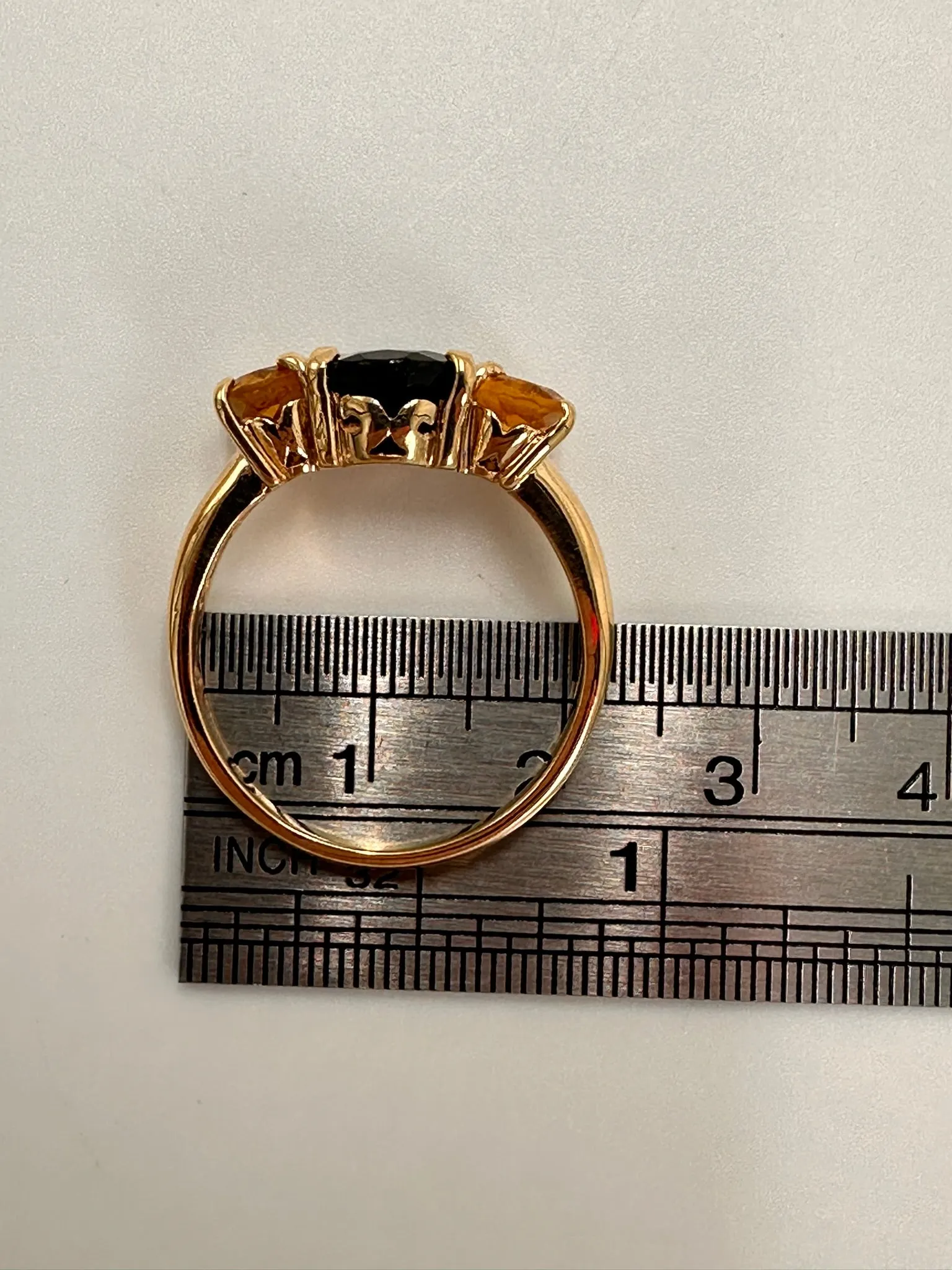 Stunning 9ct Yellow Gold Garnet & Citrine Ring