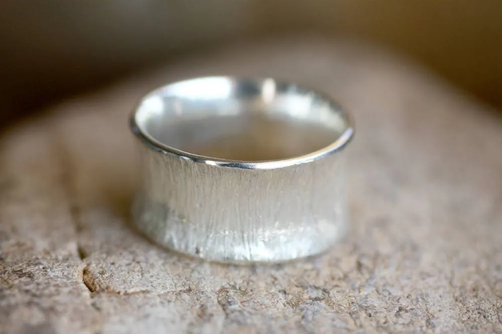 Textured gold wedding band