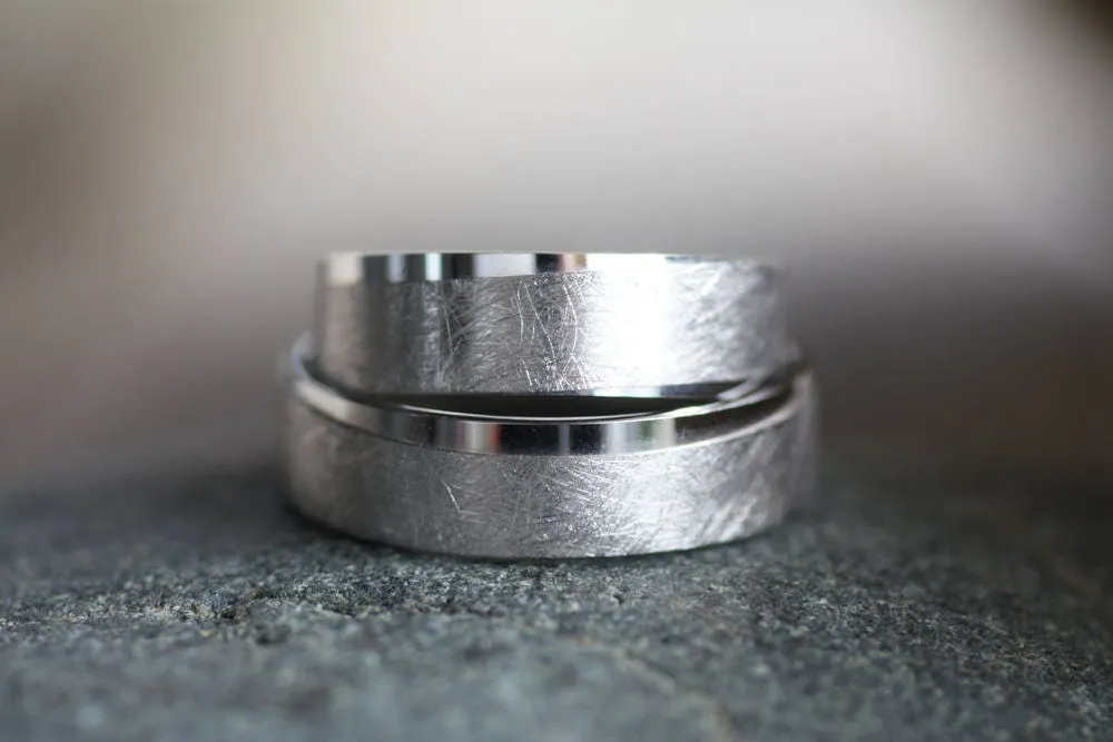 Textured Gold wedding ring for couples