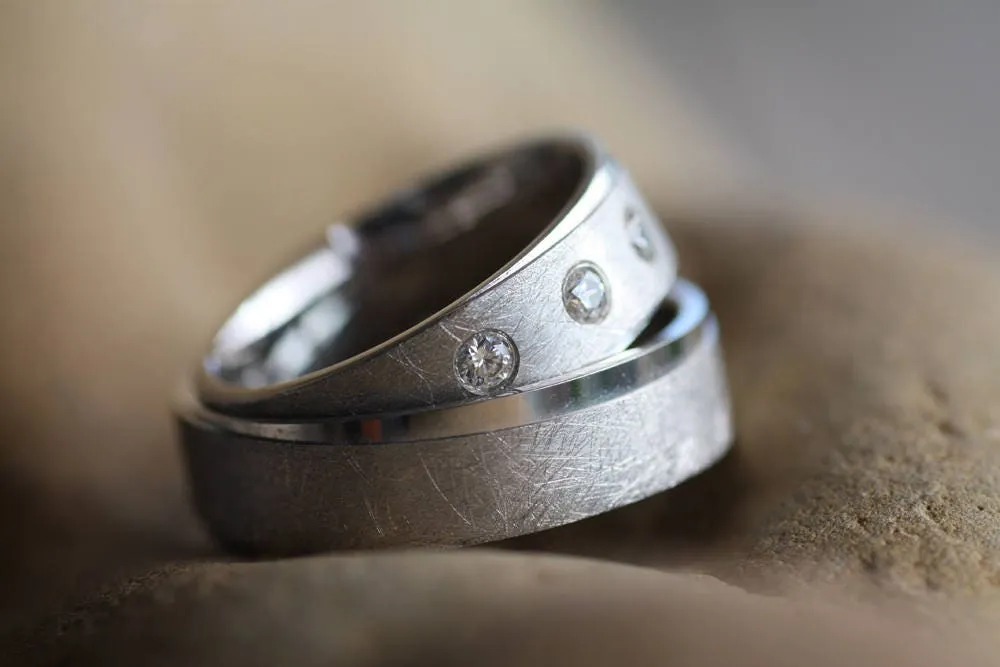 Textured Gold wedding ring for couples