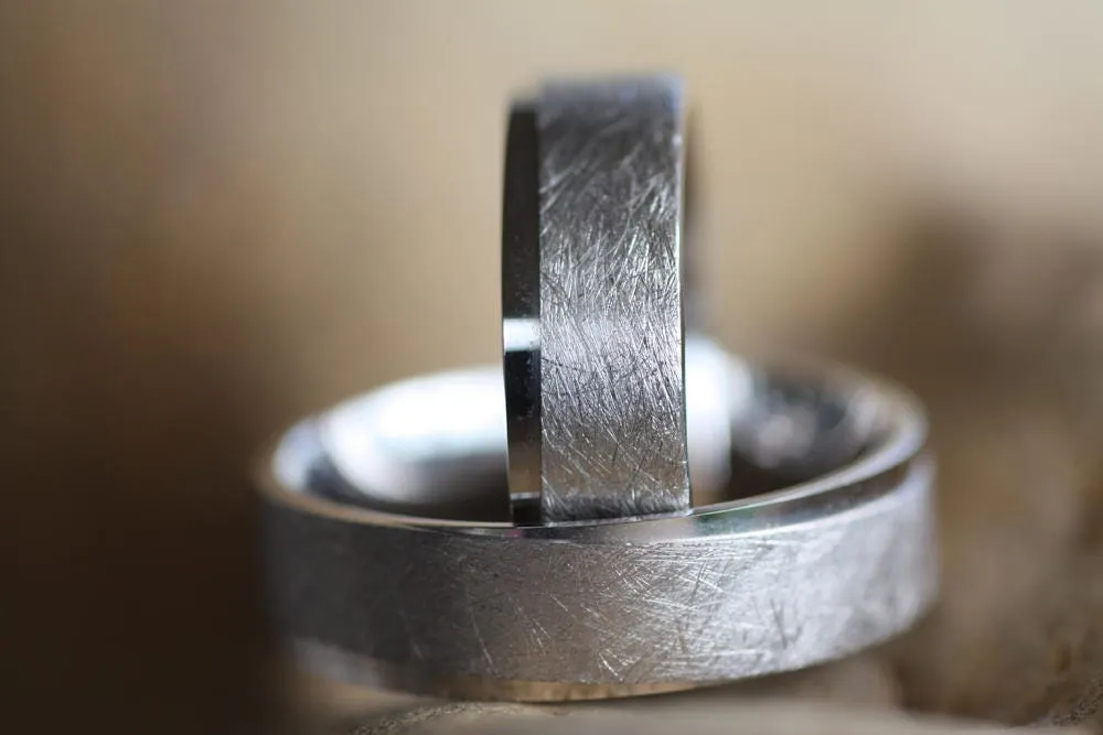 Textured Gold wedding ring for couples