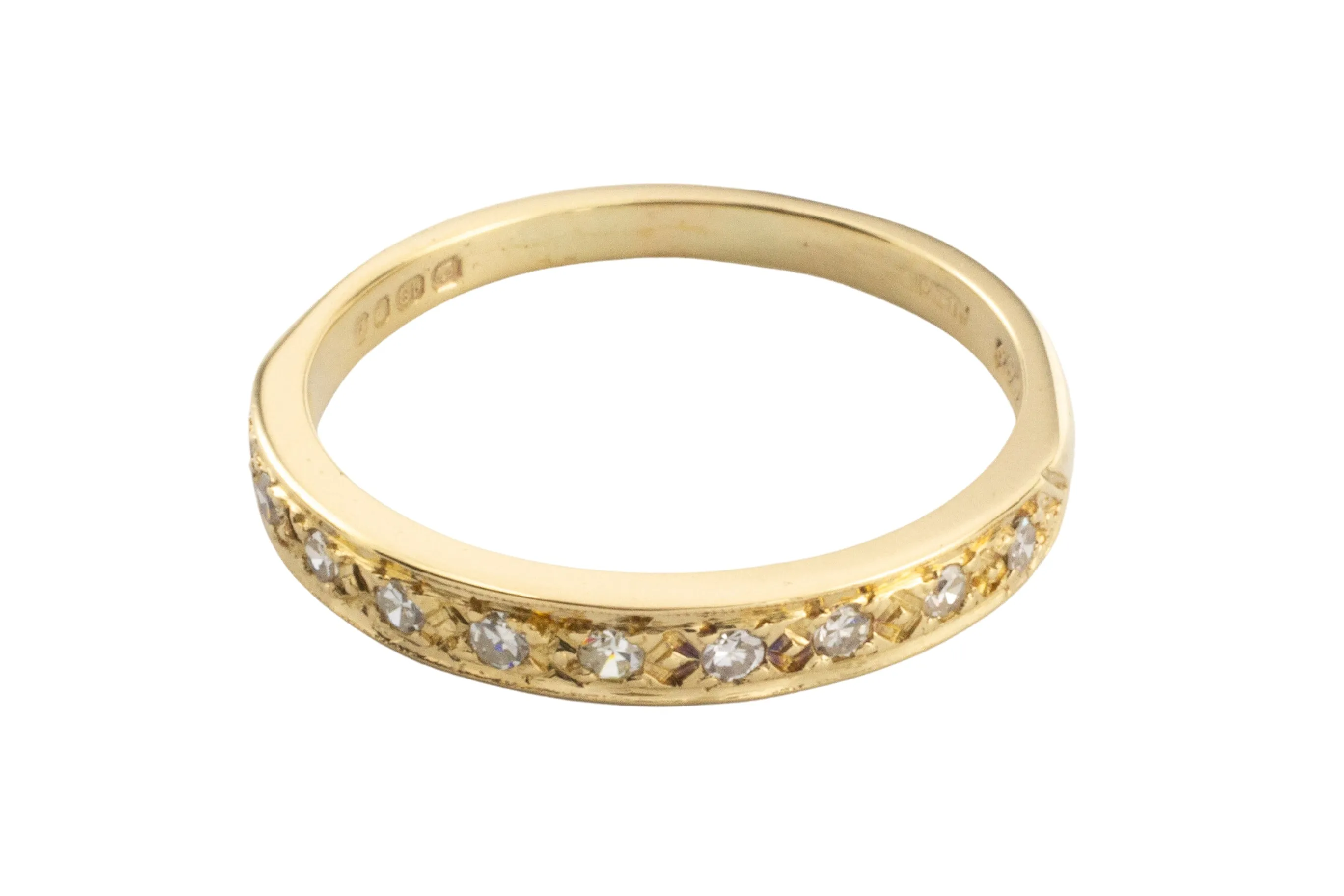 Vintage 18 carat gold band with diamonds