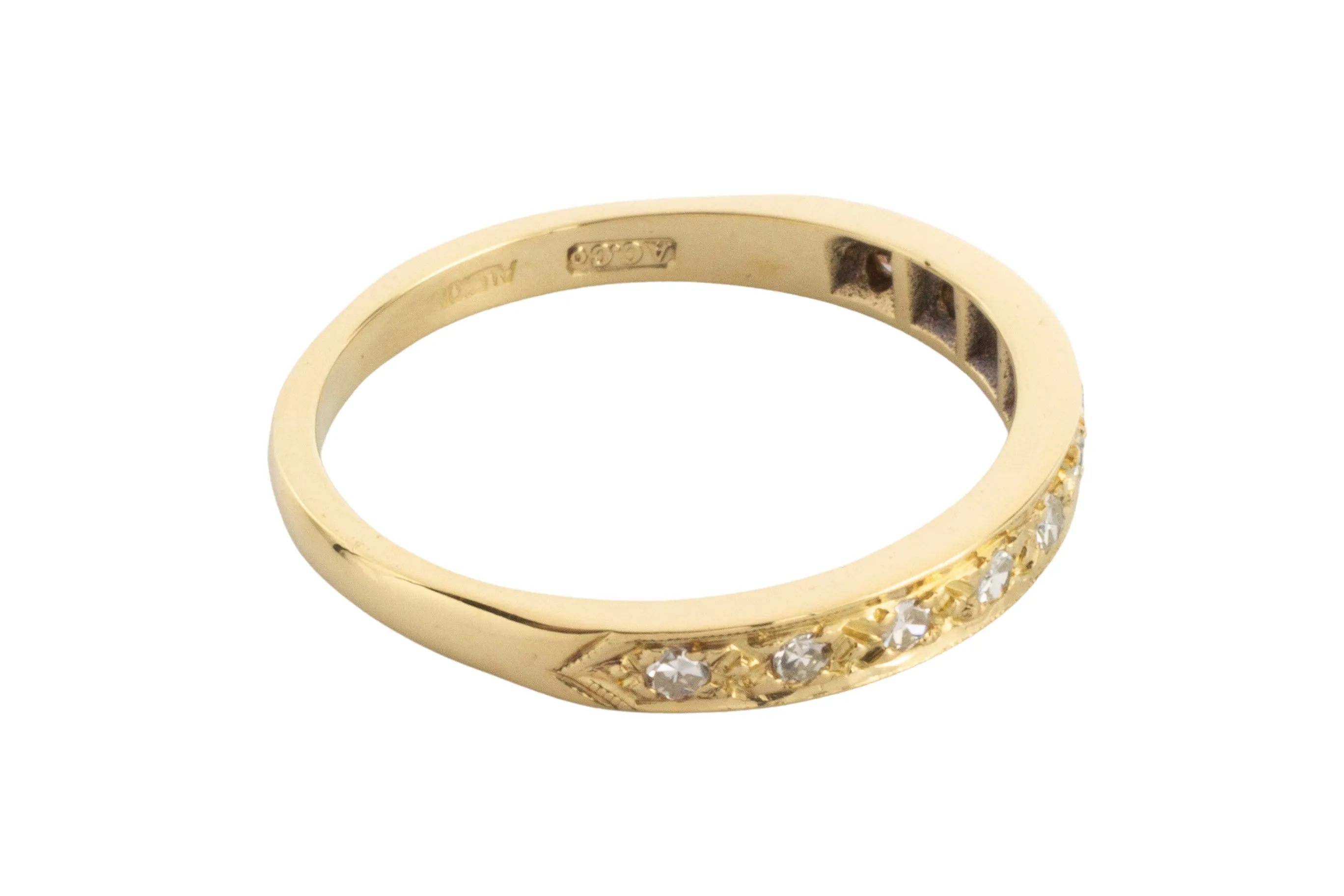 Vintage 18 carat gold band with diamonds